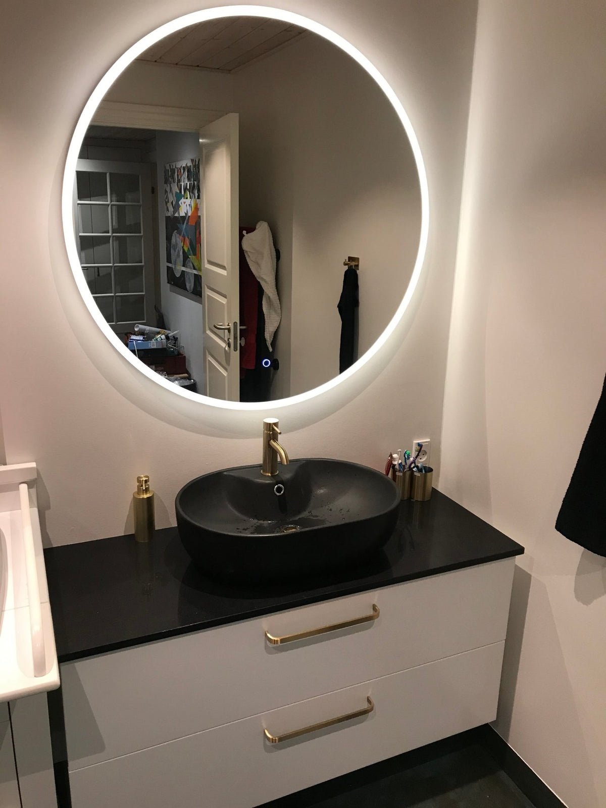 Fornæs rund LED spegl - Speglar - BATH DELUXE - EXCLUSIVE - 01 - 100 - 08 - 58 - 00 - BATHDELUXE SWEDEN