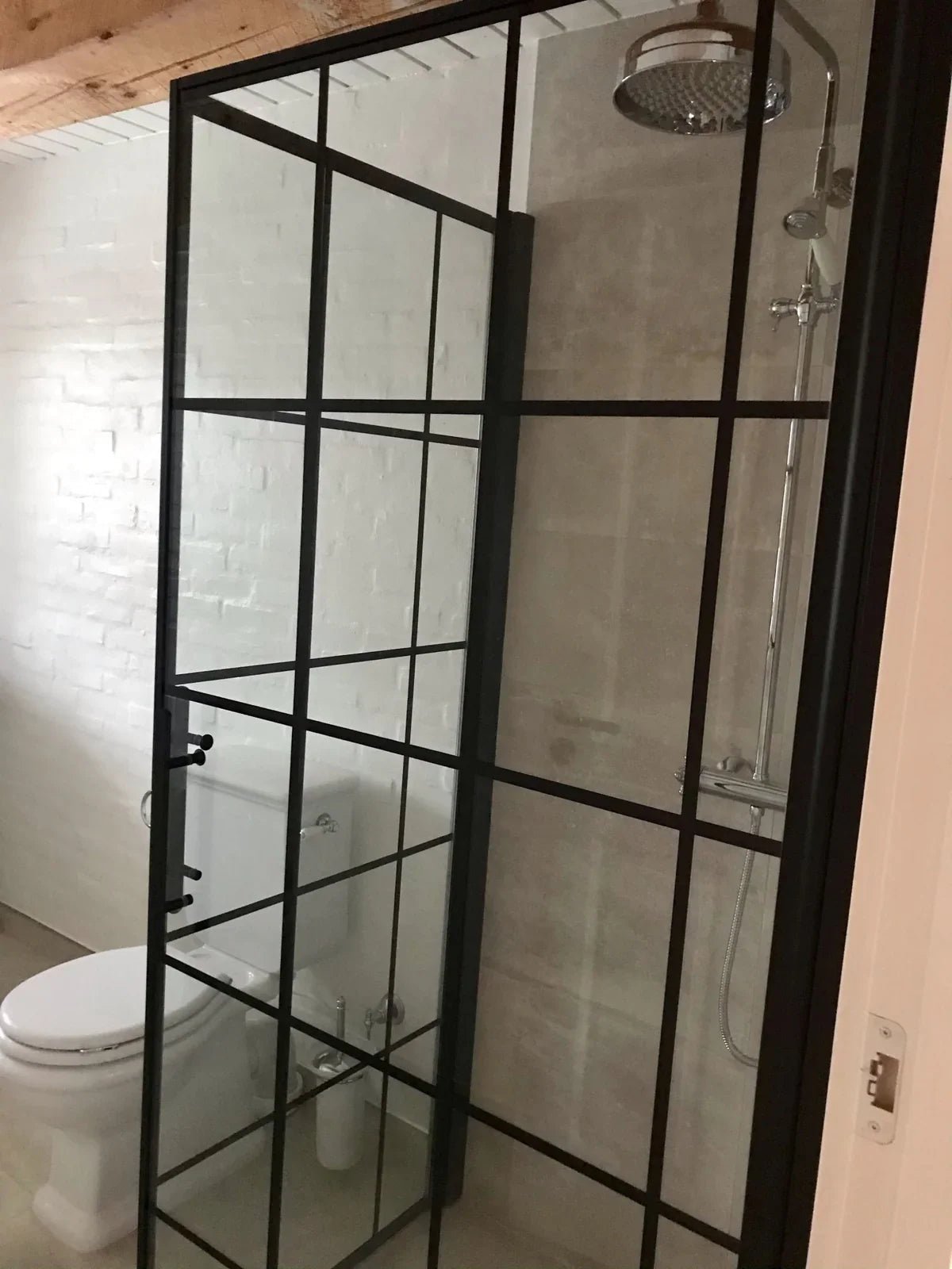Vänern Duschhörn, Dörr + Vägg, Klarglas med Spröjs, Svart Profil - Duschhörna - BATH DELUXE - PRESTIGE - 40 - 108 - 00 - 59 - 00 - BATHDELUXE SWEDEN