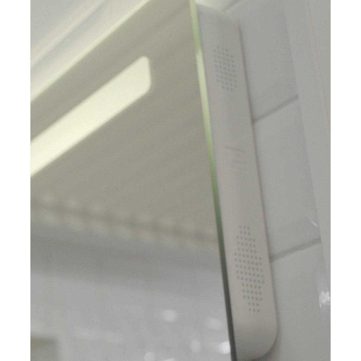 Helnæs LED Spegel med Bluetooth högtalare och Rörelsesensor - Speglar - BATH DELUXE - EXCLUSIVE - 01 - 050 - 03 - 67 - 00 - BATHDELUXE SWEDEN