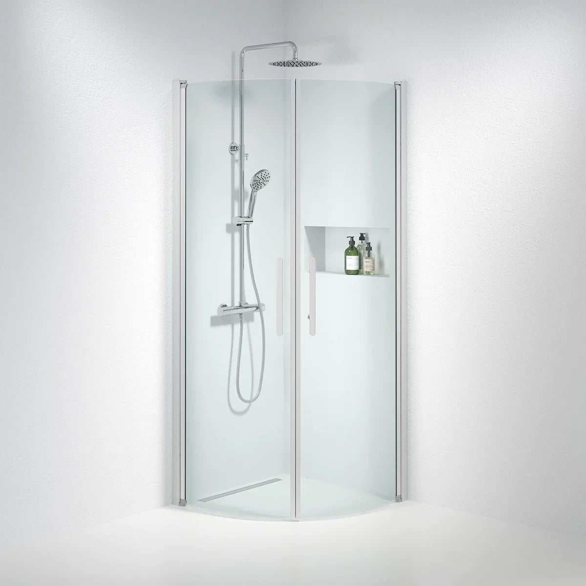 Vänern Duschhörn, Rund, Klarglas, Borstad Aluminium Profil - Duschhörna - BATH DELUXE - PRESTIGE - 35 - 808 - 67 - 50 - 00 - BATHDELUXE SWEDEN