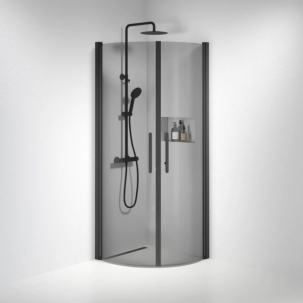 Vänern Duschhörn, Rund, Rökfärgat Glas, Svart Profil - Duschhörna - BATH DELUXE - PRESTIGE - 35 - 708 - 02 - 56 - 00 - BATHDELUXE SWEDEN
